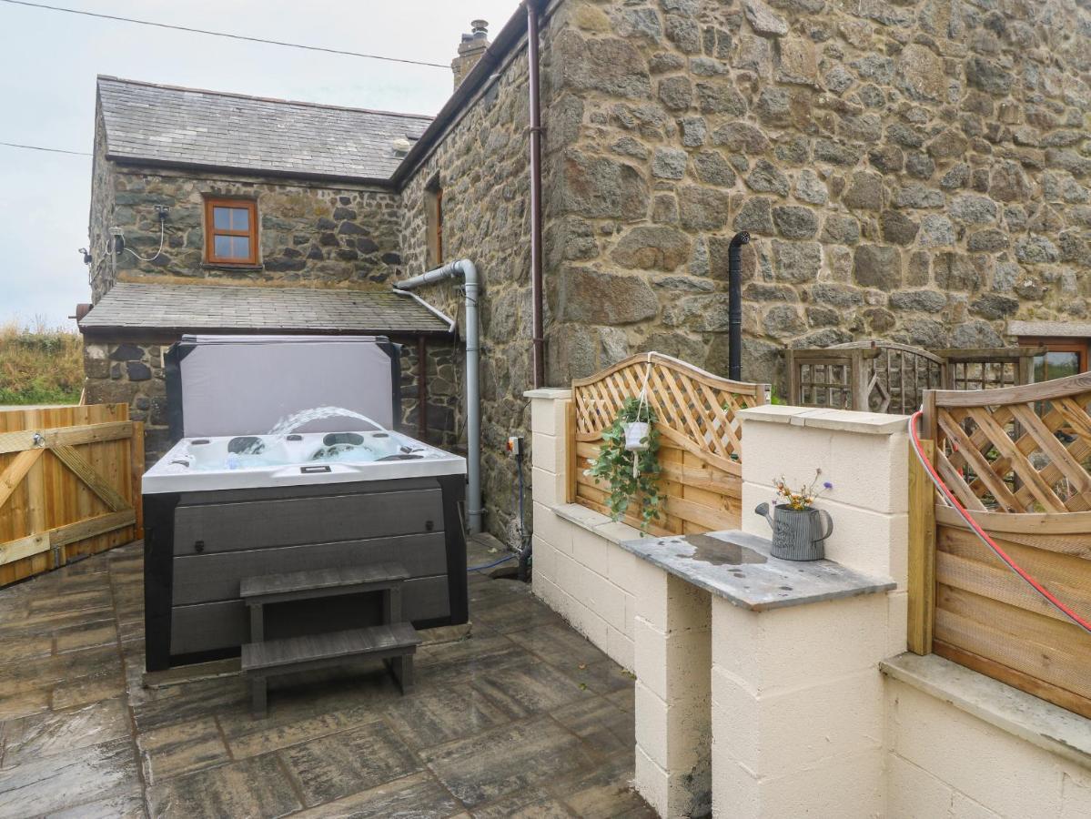 Bwthyn Siop Pencaerau Pwllheli