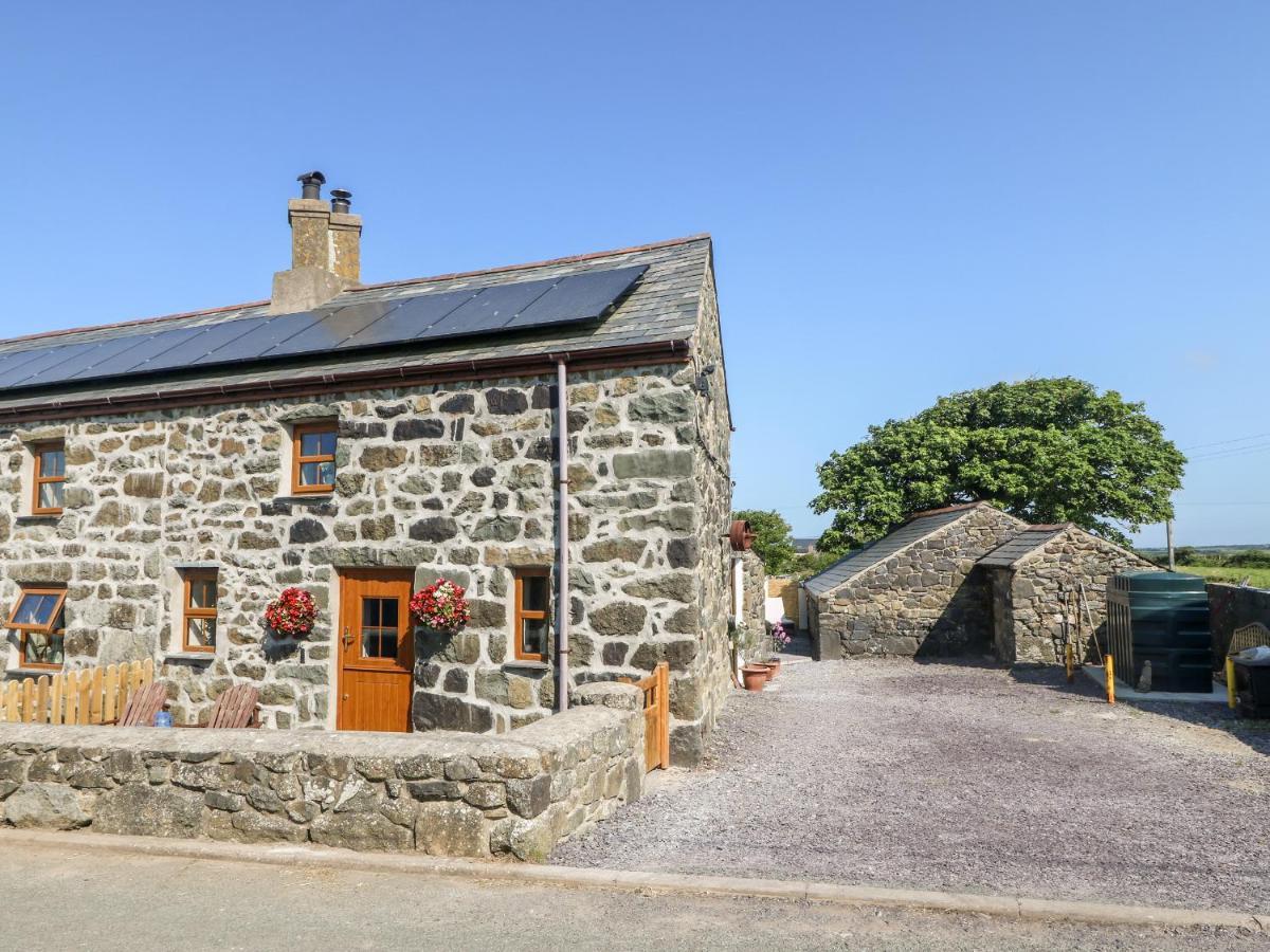 Bwthyn Siop Pencaerau Pwllheli